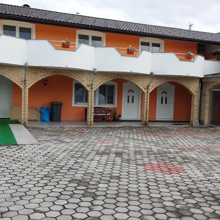 4 - 2 Story Kuckovic Διαμέρισμα Bihać