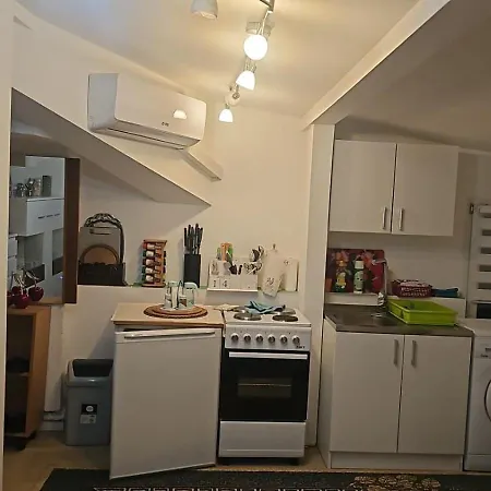 4 - 2 Story Kuckovic *