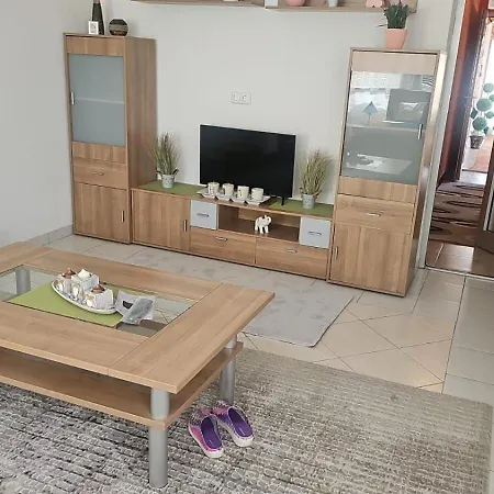 4 - 2 Story Kuckovic