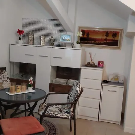 4 - 2 Story Kuckovic Διαμέρισμα *